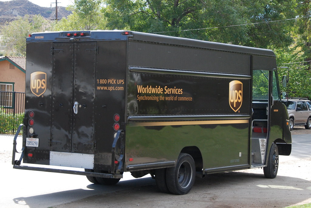 UNITED PARCEL SERVICE (UPS) DELIVERY TRUCK Navymailman Flickr