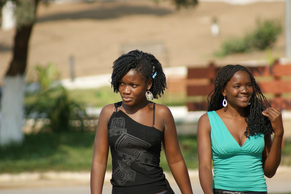 Angolanas | Sumbe, Angola | Jose Carlos Costa | Flickr