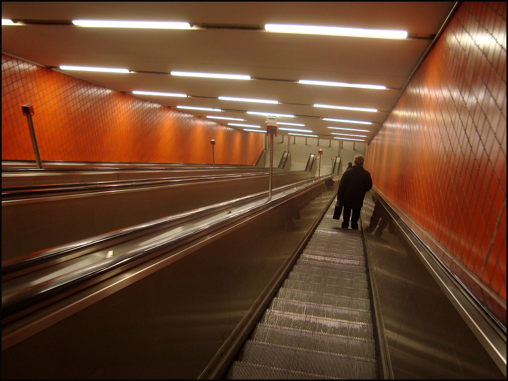 .hauptbahnhof. .cores do metrô de nürnberg. .mais sobre o … Flickr