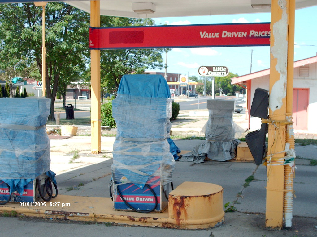 Clark Gas Station It has been closed for years T Z Flickr
