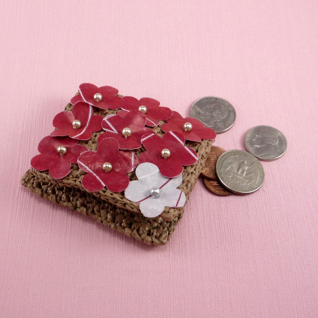 Flower Coin Pocket crocheted little pocket for coins decor… Flickr