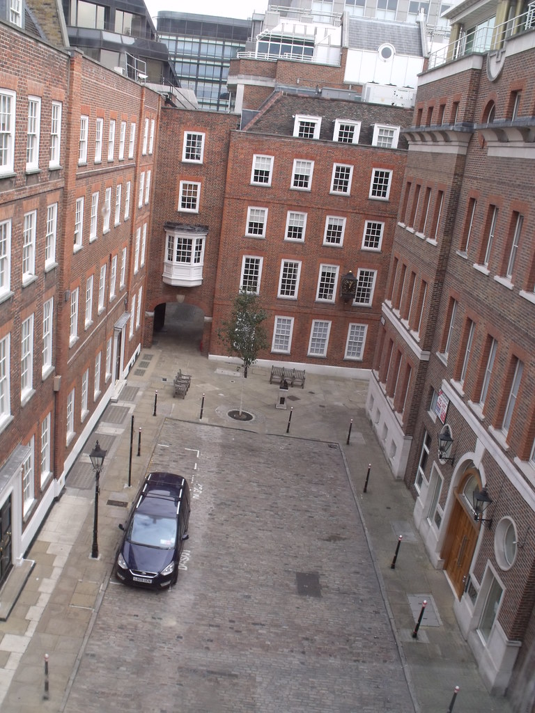 The courtyard of Gough Square a photo on Flickriver