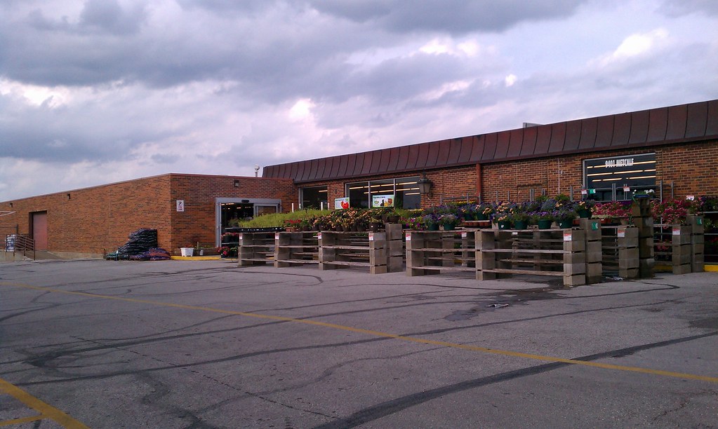 Kmart Metcalf Ave. Overland Park (Kansas City), Kansas Exterior