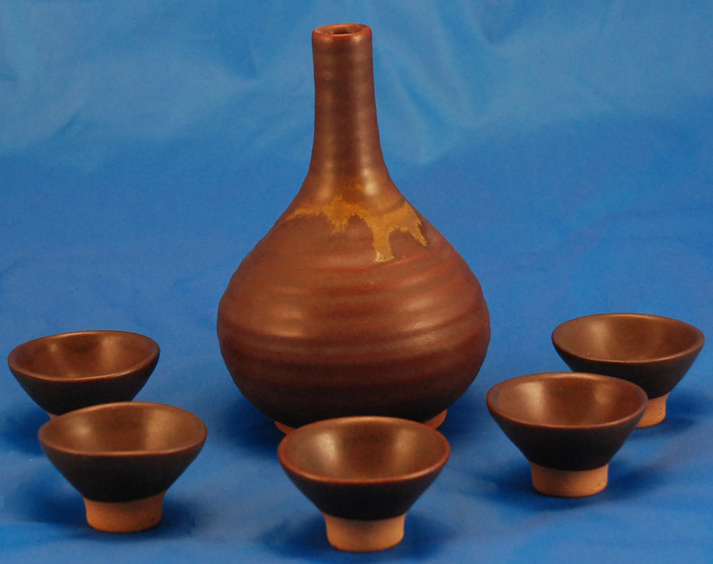 vb9023xsakebottlecups Glazed Japanese Sake Bottle with … Flickr