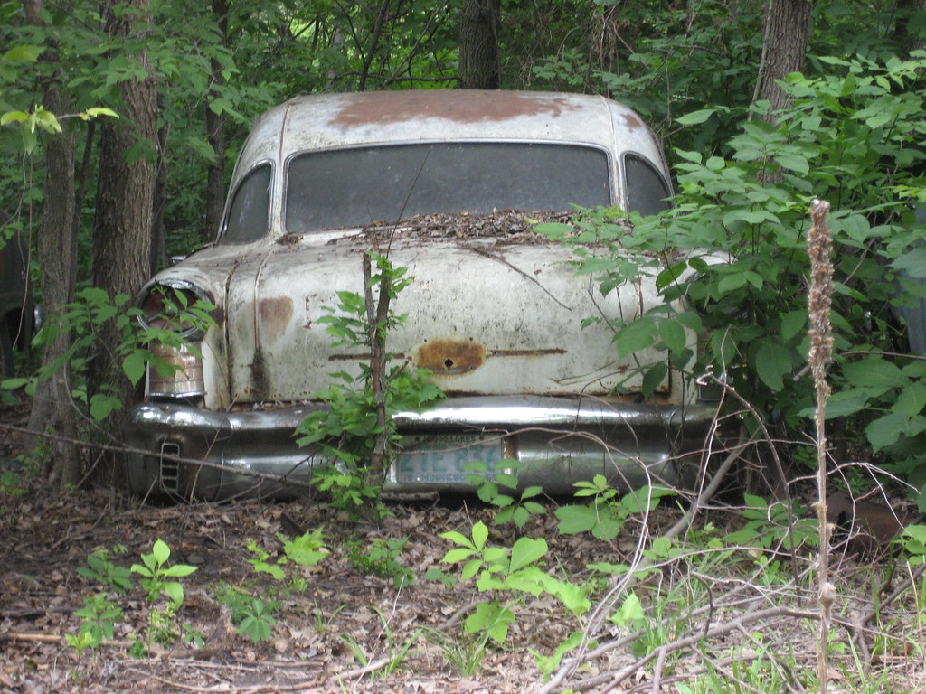 French Lake Salvage yard MN 9 Juli 2009 161 Oldsmobile 195… Bempa15