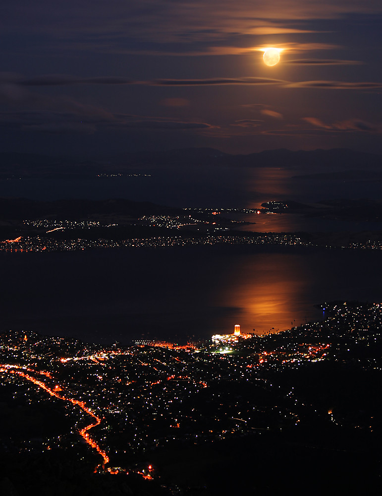 moon river 61/365 My home town of Hobart under the rising … Andrew