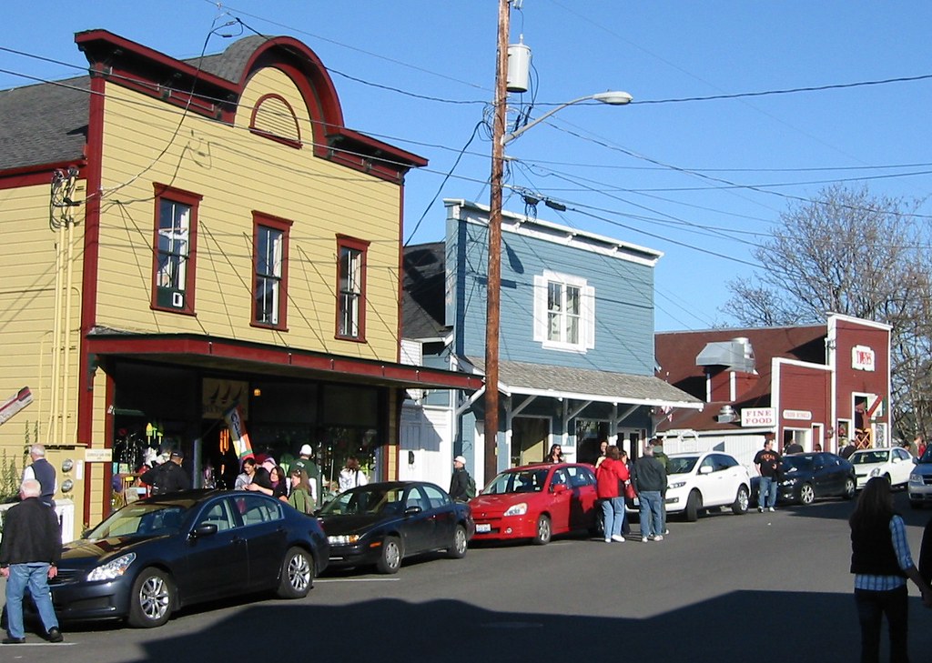 Coupeville, WA Pretty busy downtown for teh Penn Cove Muss… Flickr
