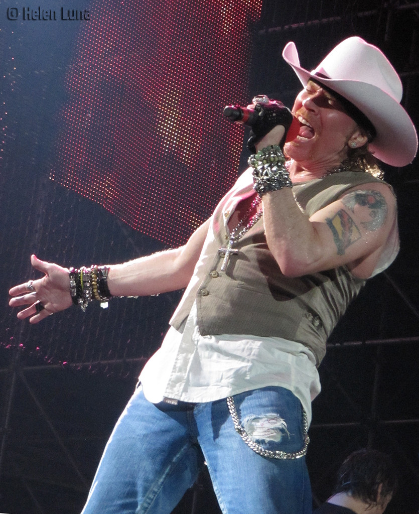 Axl007 Axl Rose in "Knocking on heaven's door". Brasilia, … Flickr