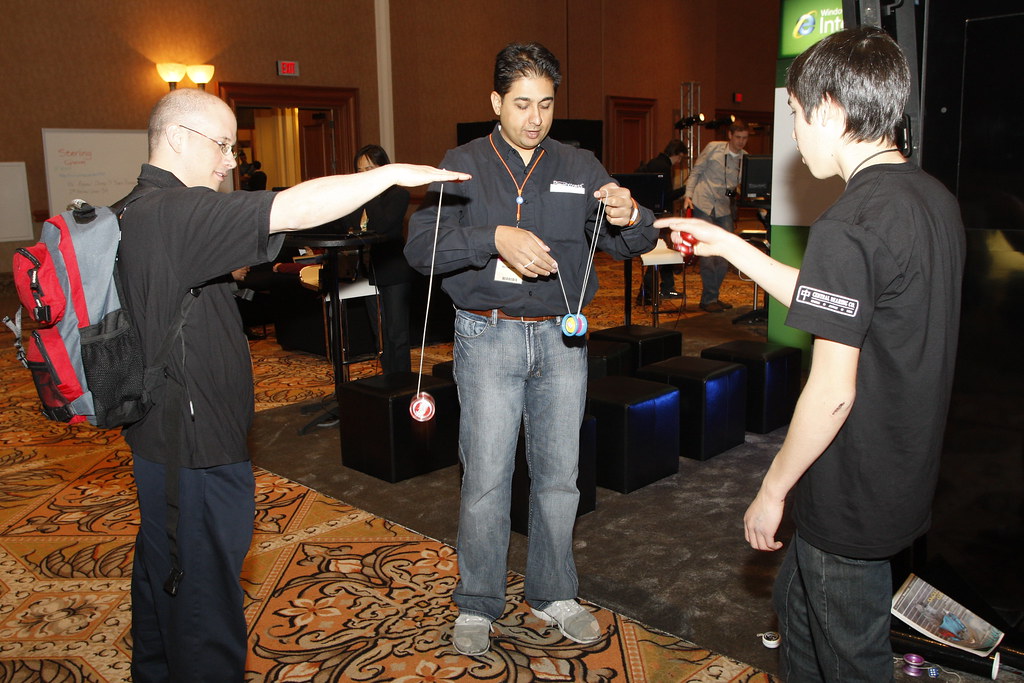 Sterling Quinn provides a yoyo lesson at MIX10 MIXEvent Flickr