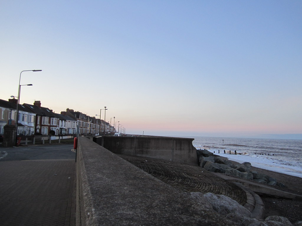 Withernsea seafront at Dusk The seafront at Withernsea at … Flickr