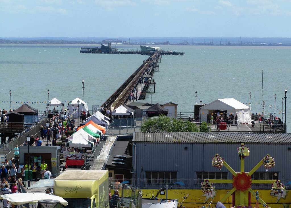 Southend on Sea Pleasure Pier A view from Pier Hill of the… Flickr