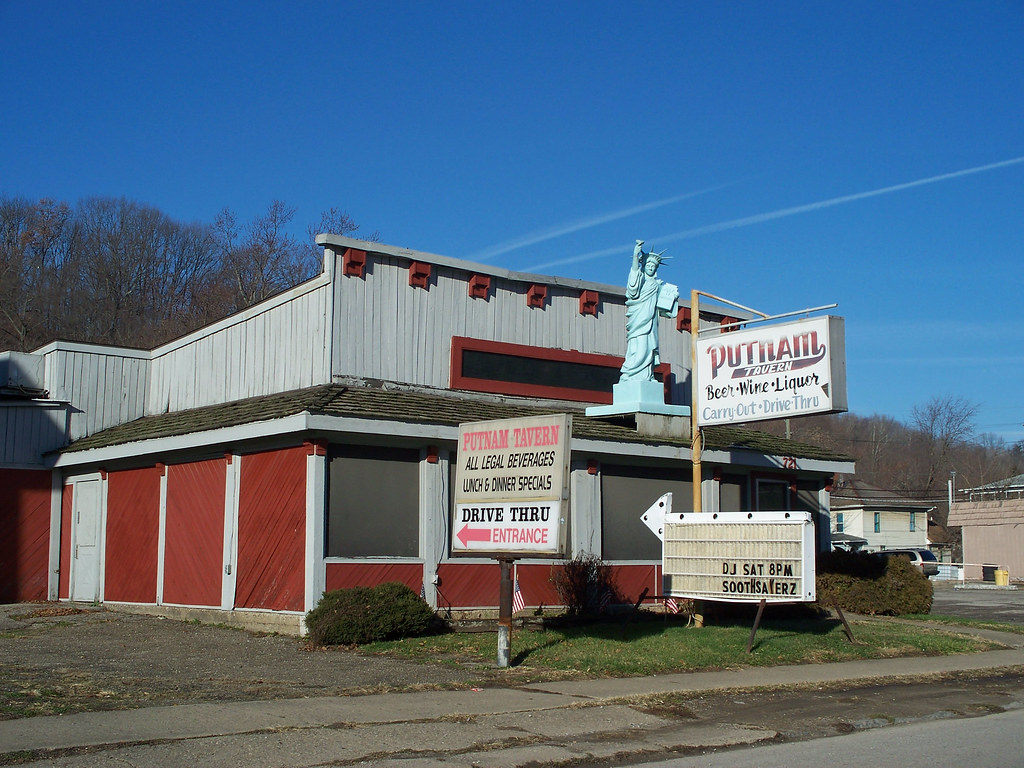 OH Zanesville Putnam Tavern Statue of Liberty topped Put… Flickr