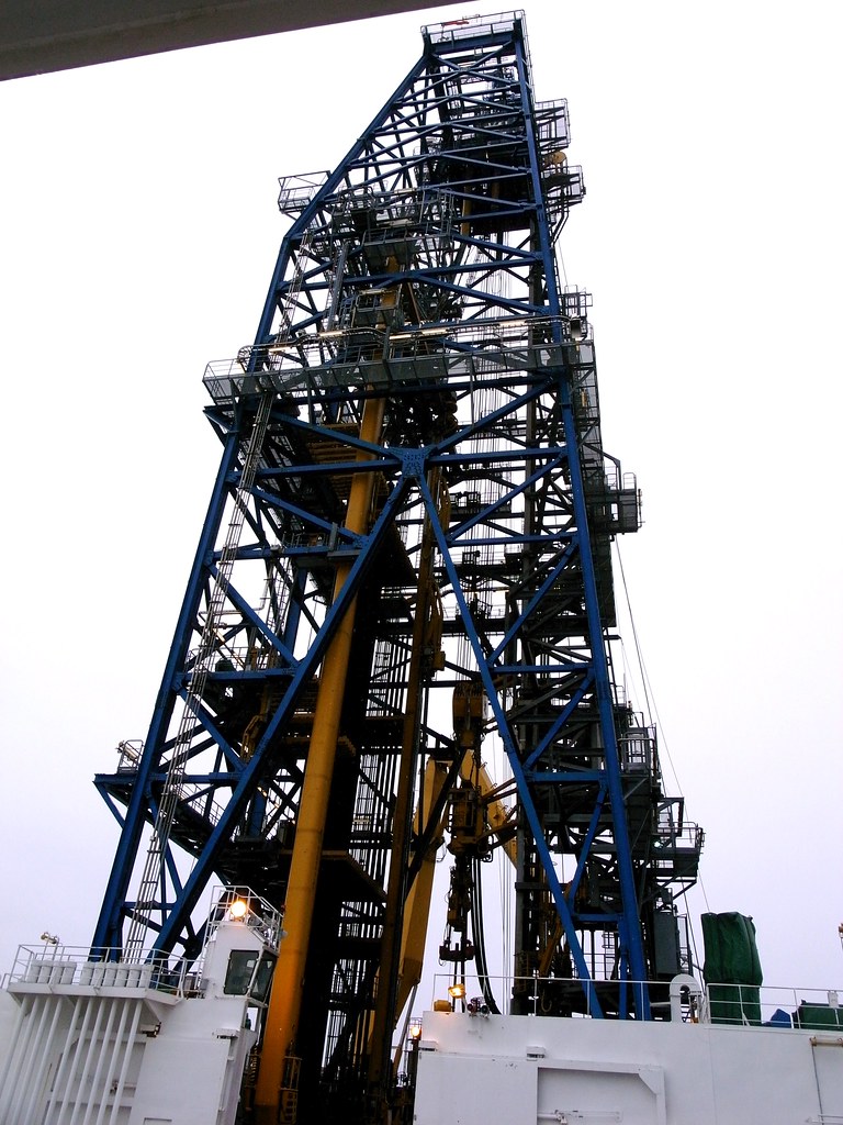 drillship chikyu 10 20100307 Shimizu port, Shizuoka, Ja… Flickr