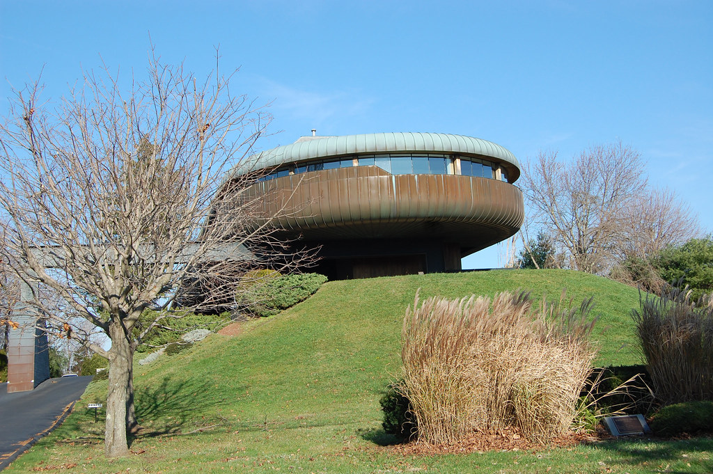 Space Ship Condos Taken near or at the Guilford, Connectic… Flickr