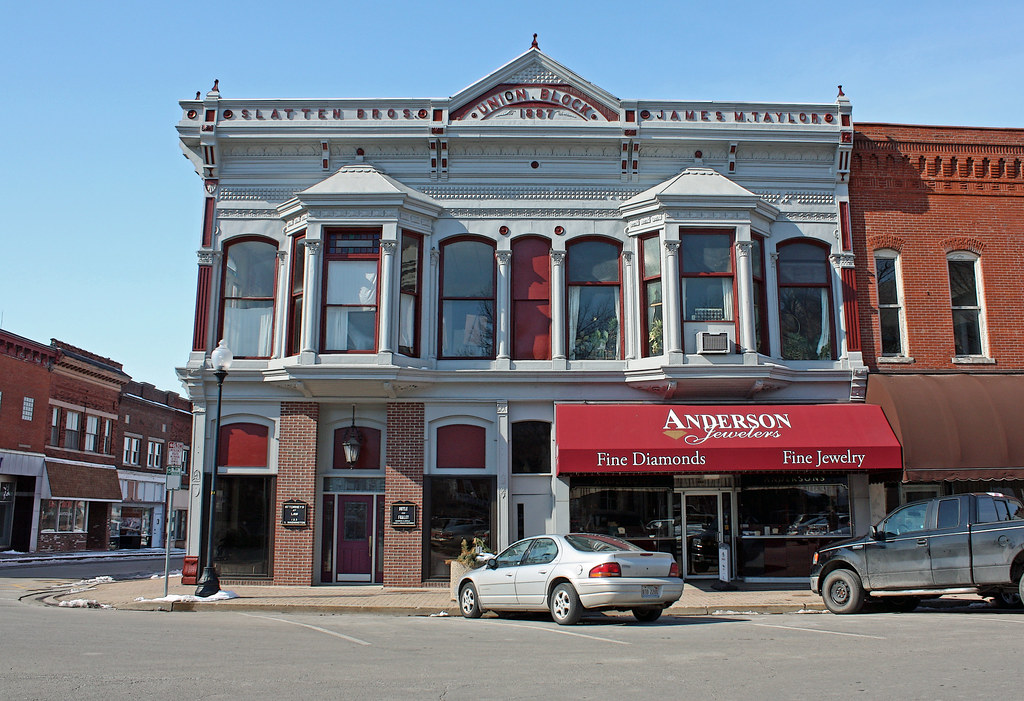 Taylorville IL Union Block, West Side of Courthouse Squa… Flickr