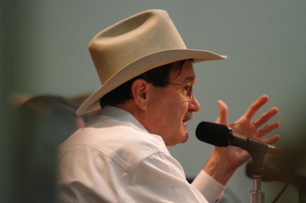 IMGP8020 Jim Hightower at the 62nd annual Conference on Wo… Flickr