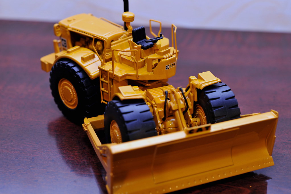 Cat 834 wheeled dozer 1/48 by CCM Cat 834 wheeled dozer