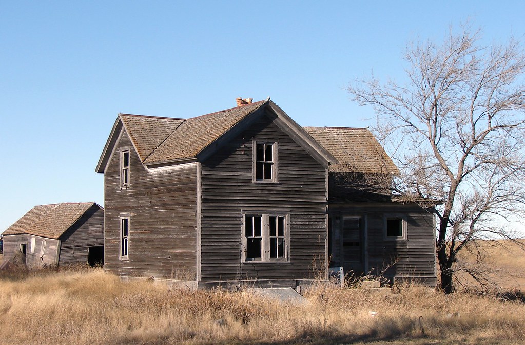 Abandoned House Outside of Gackle, ND. Anthony Kretowicz Flickr