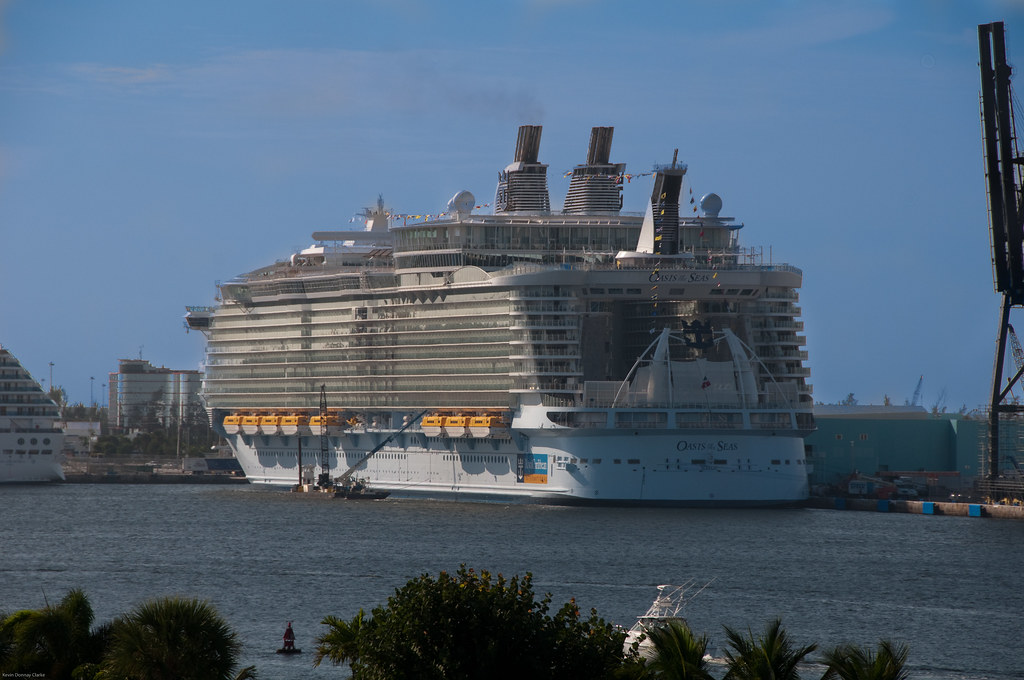 The Oasis of the Seas The largest Cruise ship in the