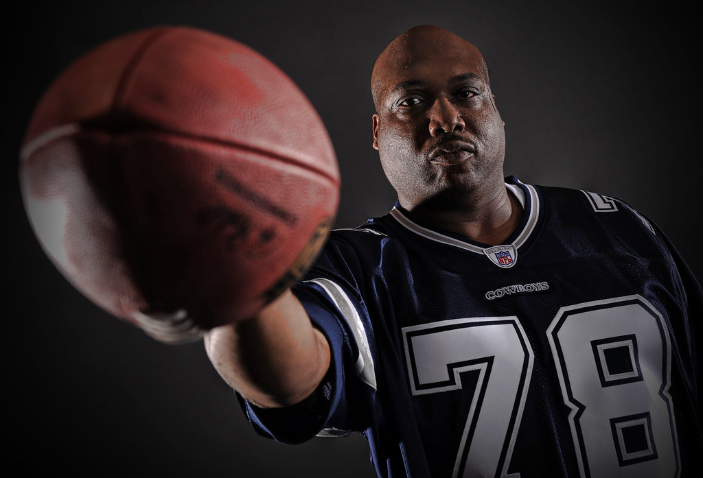 LEON LETT Leon Lett, seen here posing for a portrait sessi… Flickr