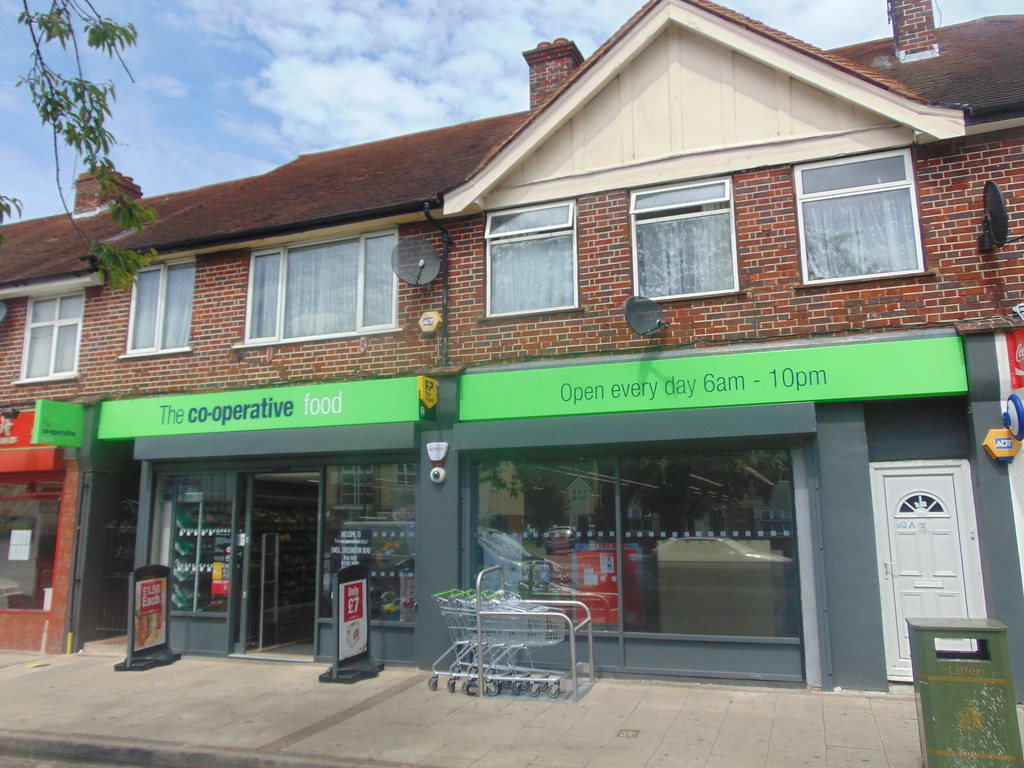 EWELL, CHESSINGTON ROAD {tCG} (8284 Chessington Rd, Ewell… Flickr