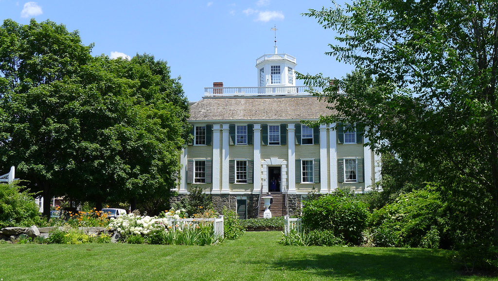 The front of the ShirleyEustis House The ShirleyEustis H… Flickr