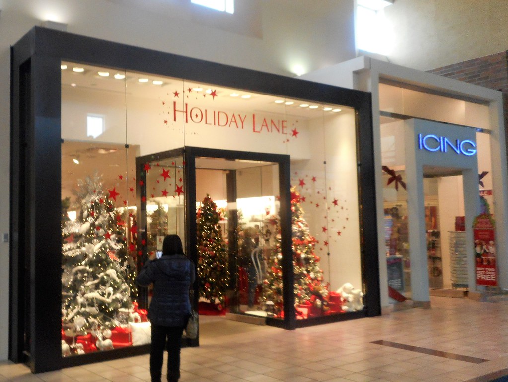 Macy's Holiday Lane store at Alderwood Mall in Lynnwood, W… Flickr