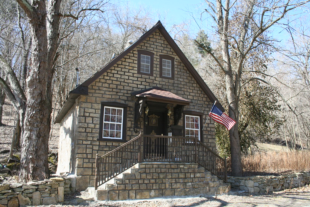 Old house in Elsah, IL Christine Flickr
