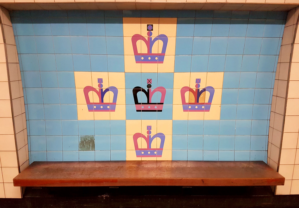 Kings Cross St Pancras Decorative tile work at Kings Cross… Flickr