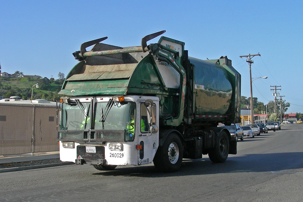 Waste Management These small FWD trash trucks are used by … Flickr