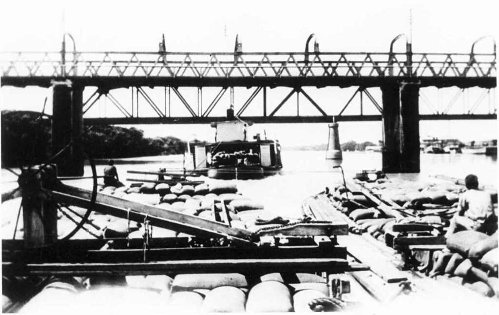 P.S. Trafalgar towing two loaded barges under Murray Bridg… Flickr