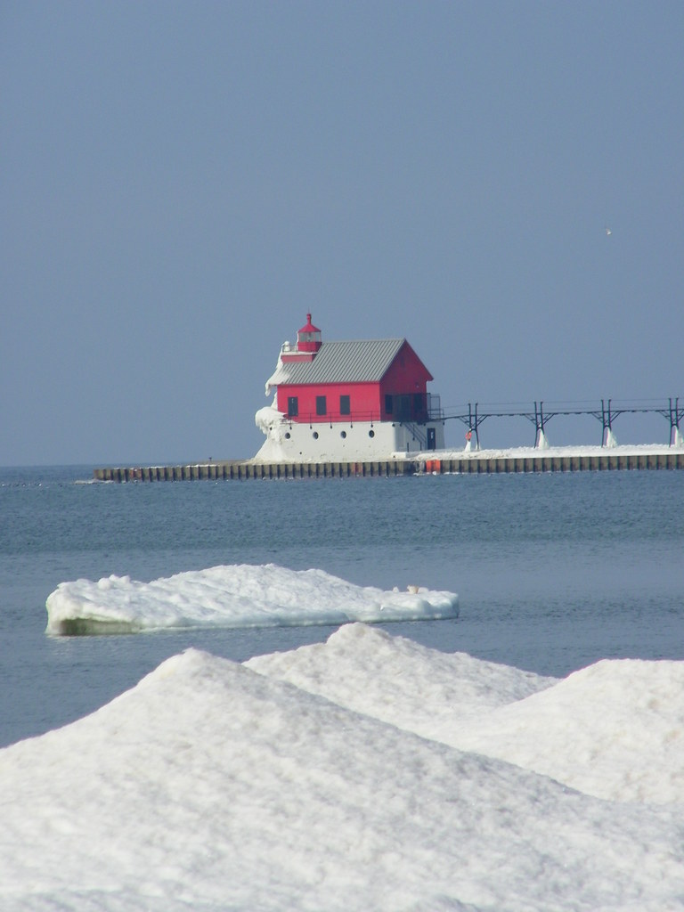 Grand Haven Lighthouse During Winter (Grand Haven, Michiga… Flickr