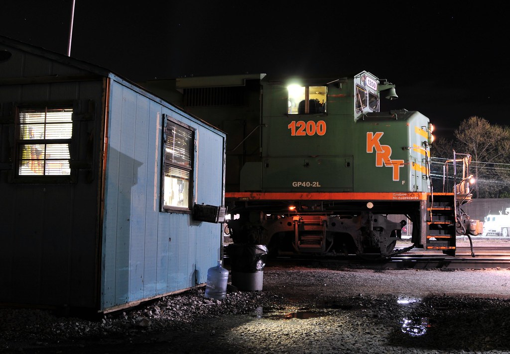 At Rest Kanawha River Terminals GP402WL 1200 awaits its n… Flickr