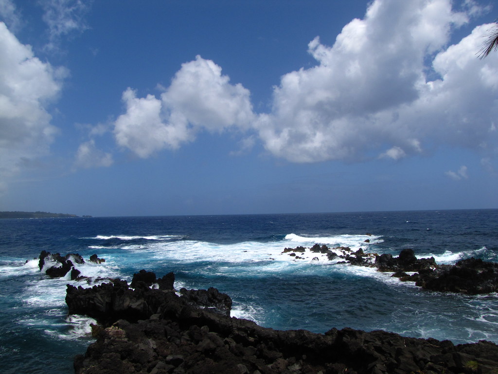 Nahiku Road (near Hana, Maui, Hawaii) Nahiku Road is a lit… Flickr