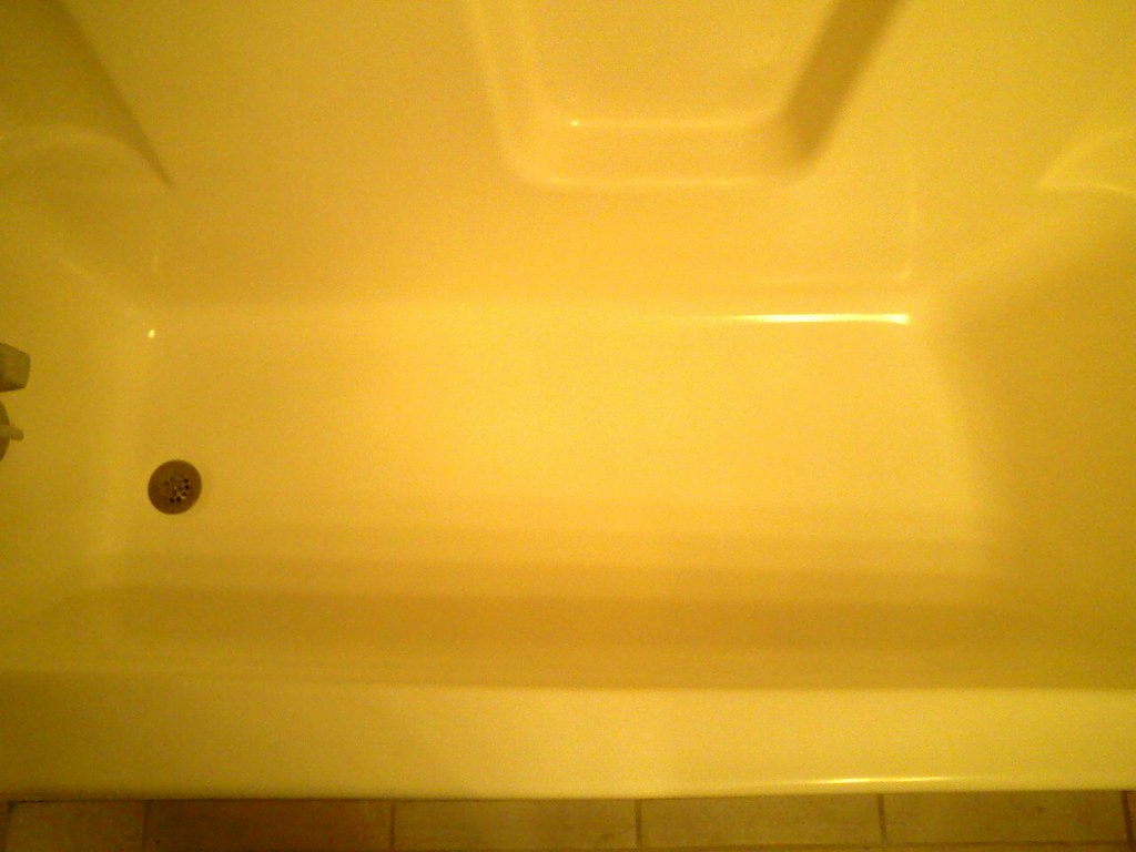 04WT_Fiberglass tub damaged floor Complete Eric Johnson Flickr