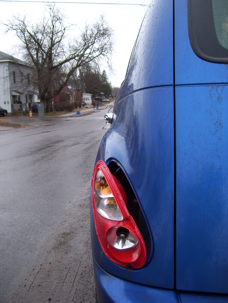 100_0972 Tail light housing was popped out and the lens wa… Flickr