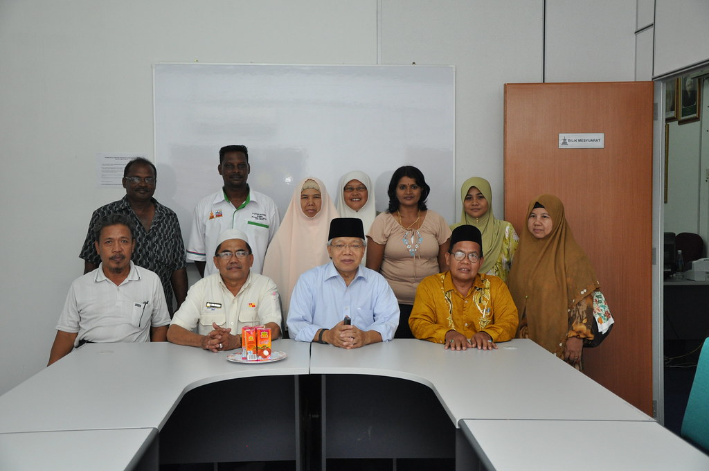 LAWATAN KE PEJABAT PUSAT KHIDMAT MASYARAKAT DUN JERAM