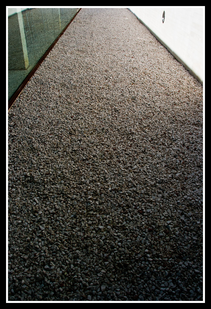Gravel, glass & concrete Abril 2011. Museo Medina Azahara Flickr