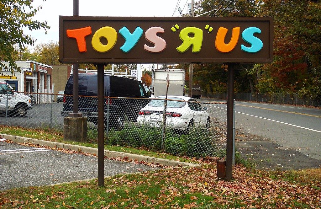 1980's Toys "R" Us Sign In Nanuet A brownclad sign and no… Flickr