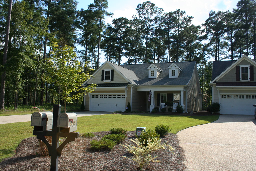Carolina_Colours_Cottage_Homes_New_Bern_North_Carolina[1] Flickr