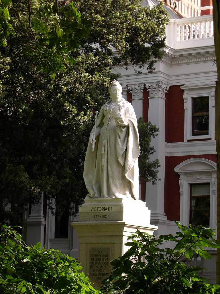 Queen Victoria statue, Cape Town John Steedman Flickr