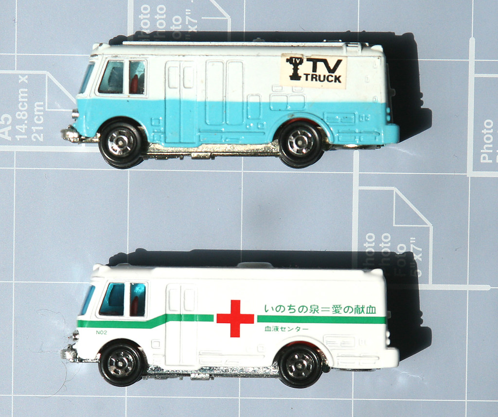 Japan Tomica Isuzu Bus TV Ambulance 75 Tomica issued this… Flickr