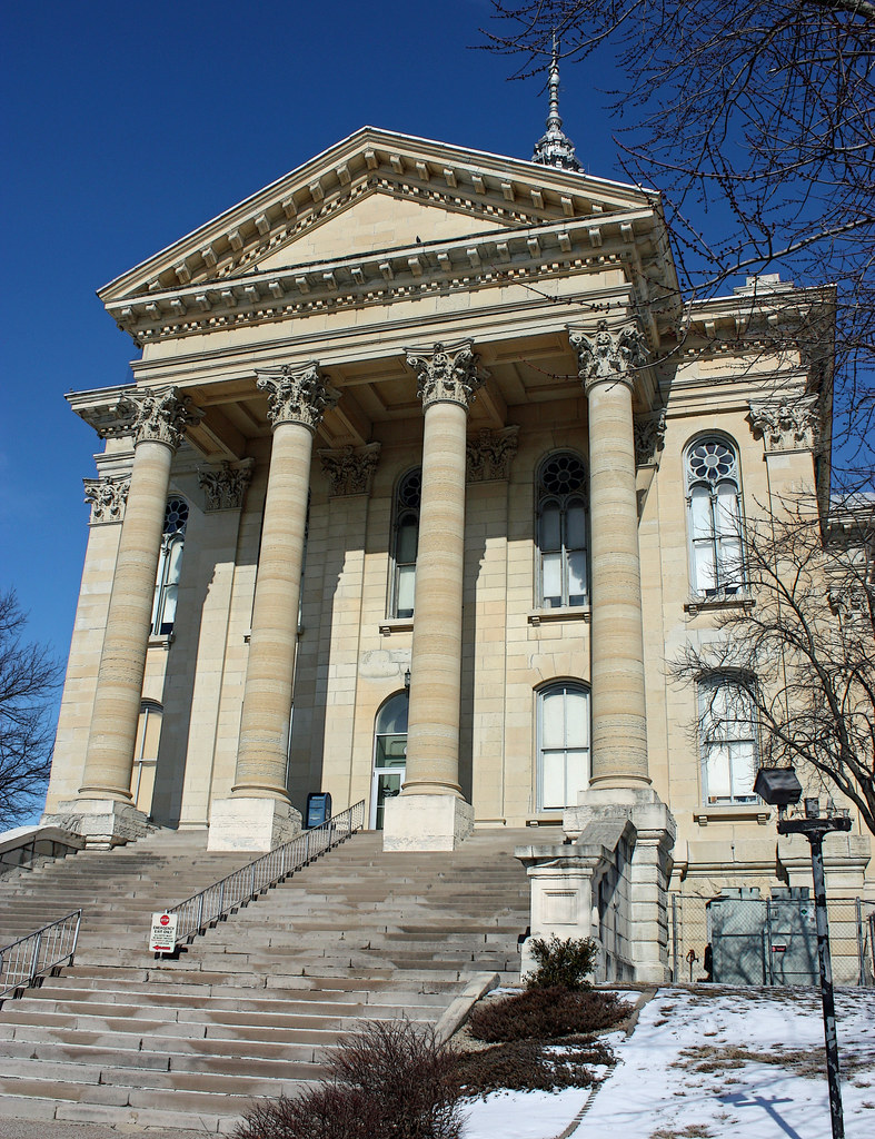 Macoupin County Courthouse, Carlinville, Illinois A view o… Flickr