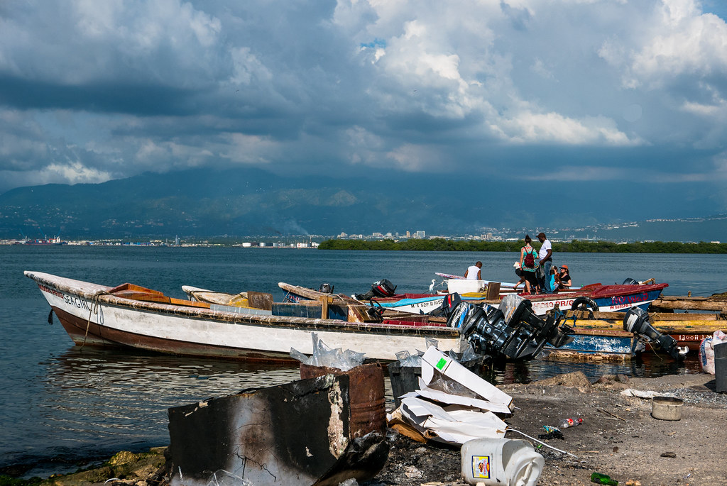 L1050125 Port Royal Fishing Village Jamaica; Tourists Goin… Flickr