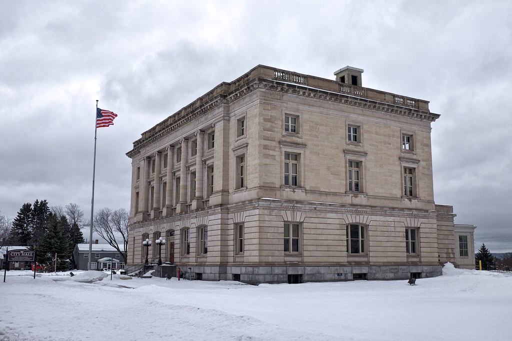 city hall, sault ste. marie, michigan Sault Ste. Marie Mic… Flickr