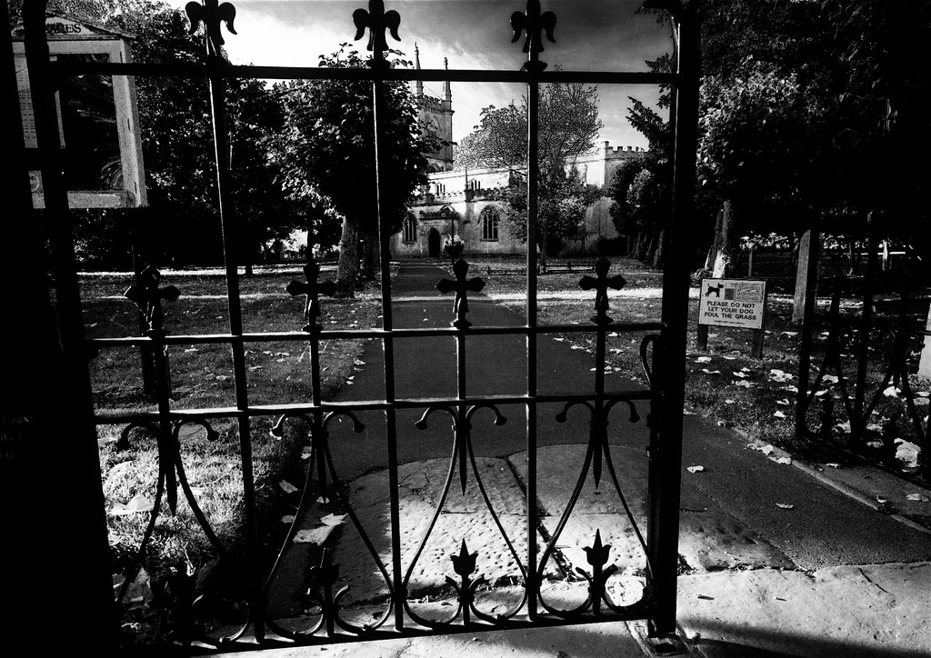 hungerford church Looking through the gate at St Lawrence … Flickr