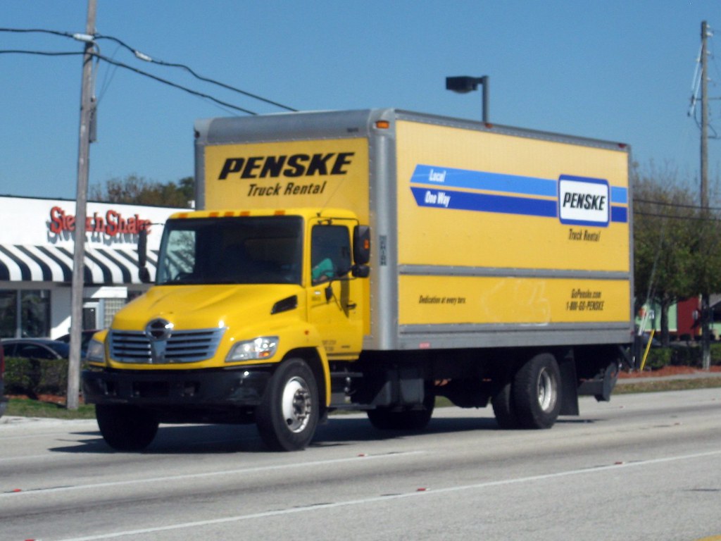 Flickriver Photoset 'Penske Trucks' by FormerWMDriver
