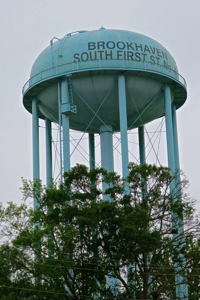Water Tower, Brookhaven, MS Water Tower in Brookhaven, Mis… Flickr
