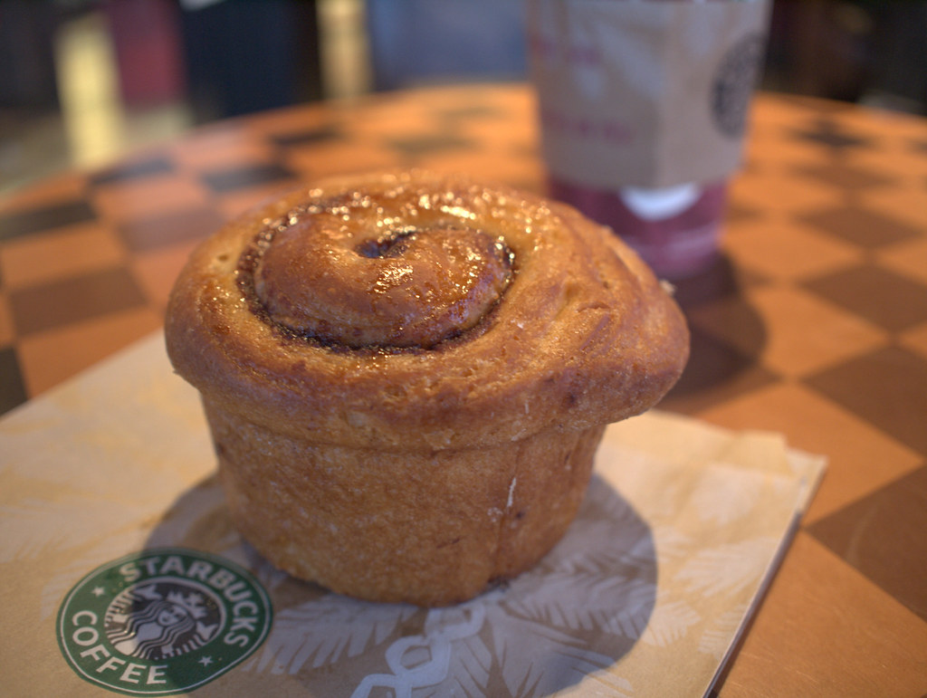 Cinnamon Roll at Starbucks Olympus EP1 + Olympus M. Zuiko… Flickr