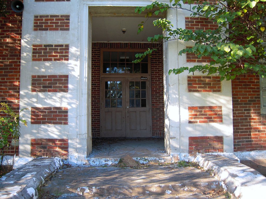 Hall Summit School, Main Bldg, Front Entrance Though the l… Flickr